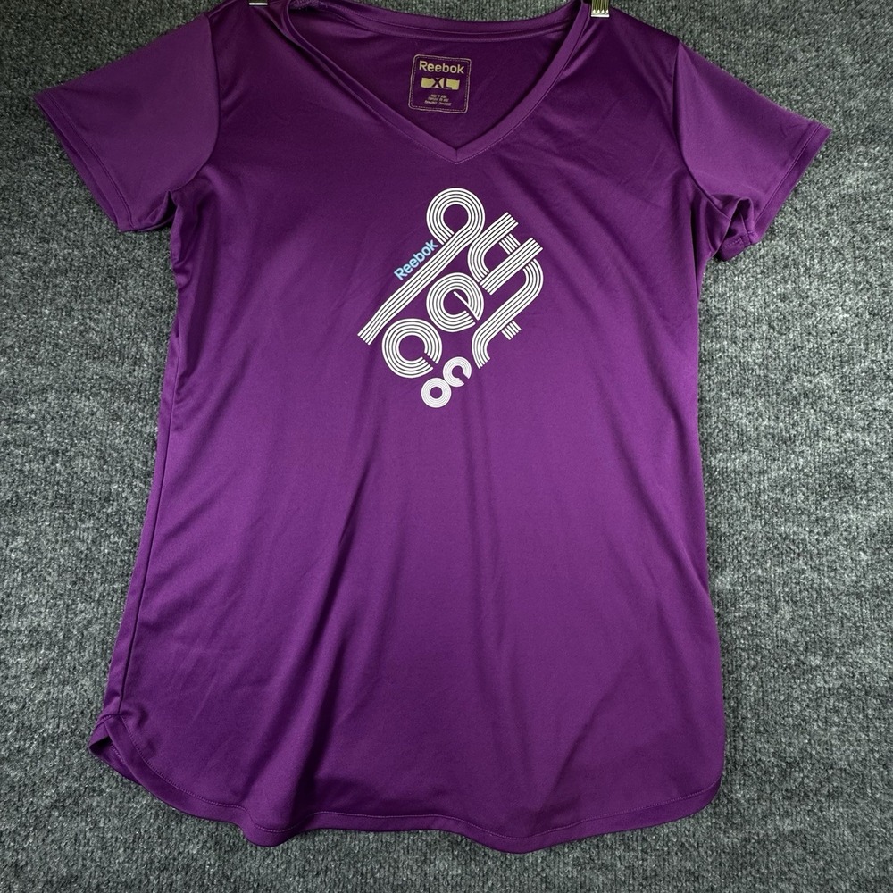 Women’s Reebok t-shirt soft comfortable new center logo  size  XL